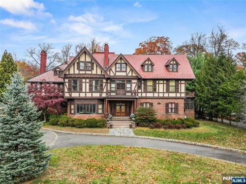 90 Gregory Ave, West Orange, NJ, 07052-4713 | Card Image