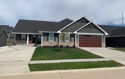 7235 Genesis Way, Bettendorf, IA, 52722-3192 | Card Image