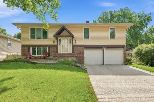 152 S Lancaster Dr, Bolingbrook, IL, 60440-2823 | Card Image