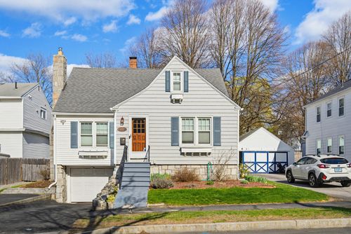 653 Belmont St, Manchester, NH, 03104-5138 | Card Image