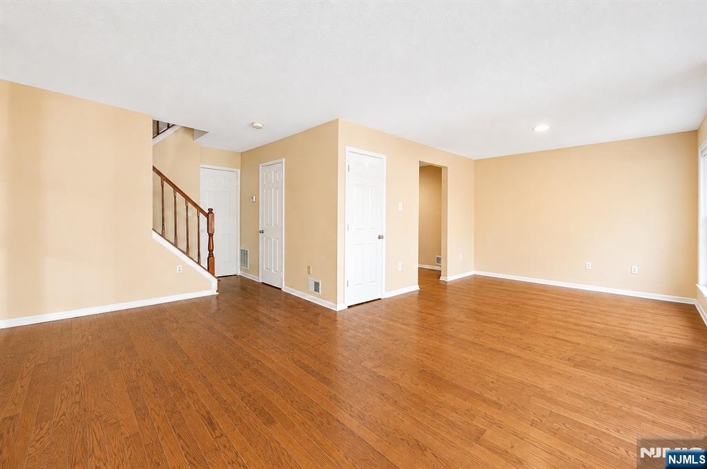 Residential Lease in Newark 4