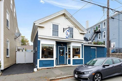 27-27 Washington St, Gloucester, MA, 01930-3531 | Card Image