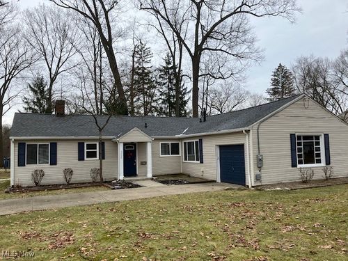 3525 Lakeview Blvd, Stow, OH, 44224-3905 | Card Image