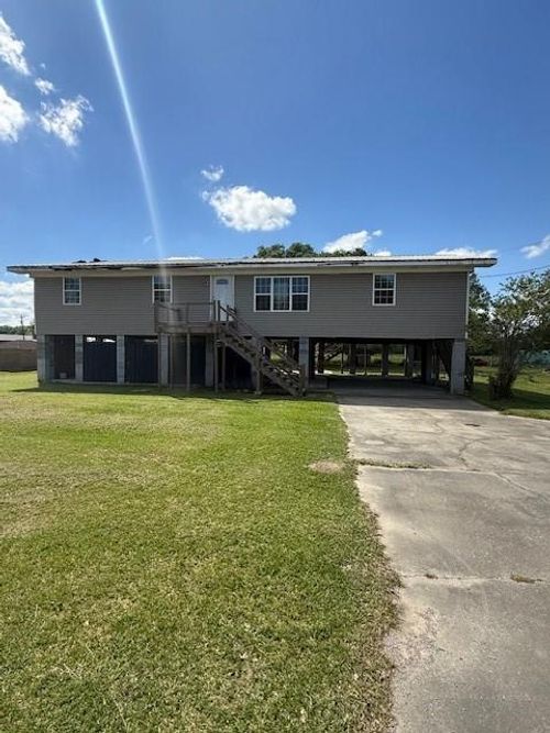 721 N Walter Dr, Erath, LA, 70533-3115 | Card Image