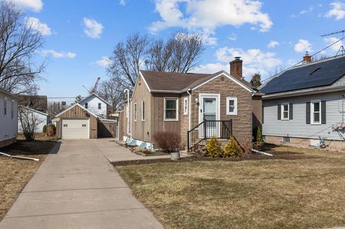 571 Grove Street, NEENAH, WI, 54956 | Card Image