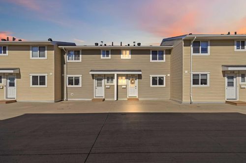 520-600 Signal Rd, Fort Mcmurray, AB, T9H3Z4 | Card Image
