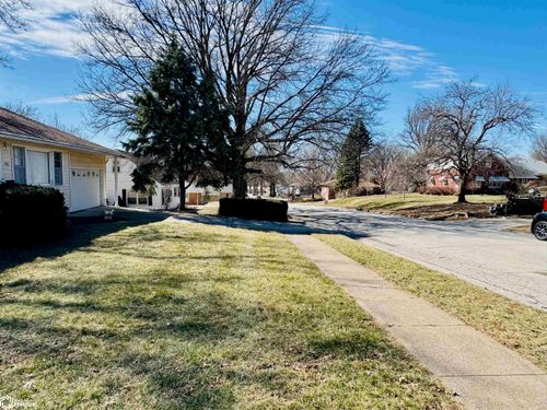 108 E Pioneer Ave, Shenandoah, IA, 51601-2439 | Card Image