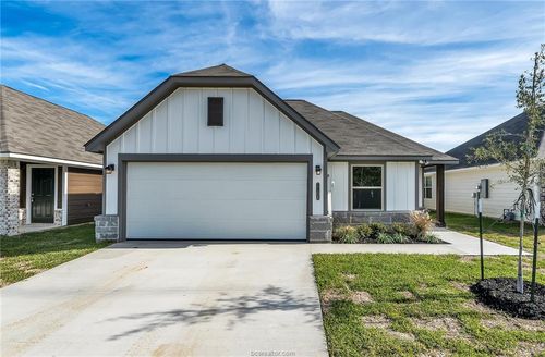 1106 Highgarden Dr, Navasota, TX, 77868-2506 | Card Image