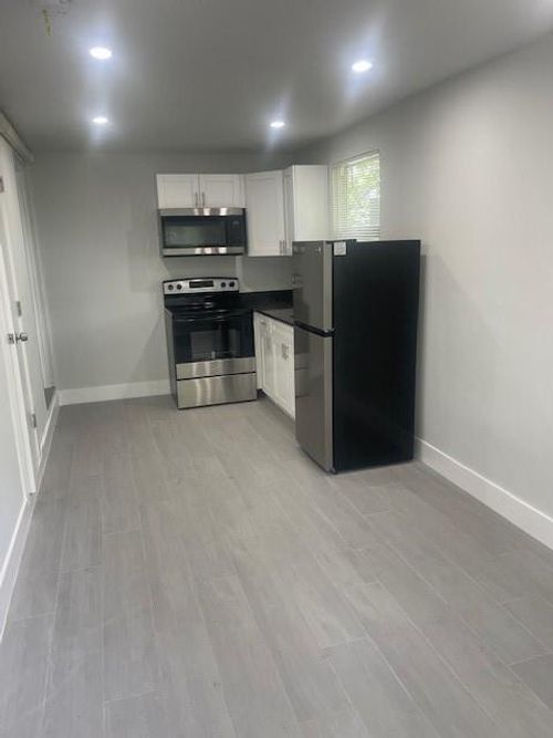 3-12322 Ne 6th Ave, North Miami, FL, 33161-5517 | Card Image