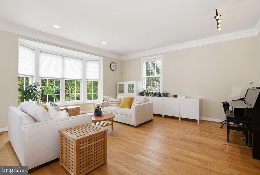 Residential Lease in ALEXANDRIA 2