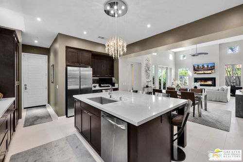 2942 Searchlight Ln, Palm Springs, CA, 92264-6827 | Card Image