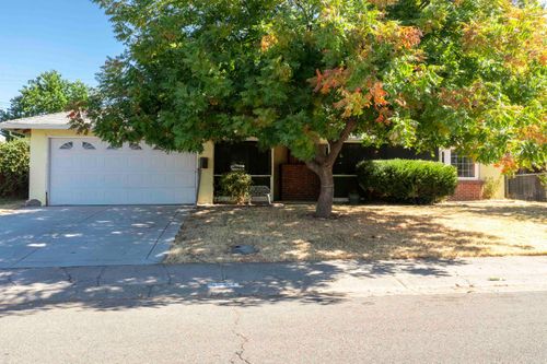 3701 Bolivar Ave, North Highlands, CA, 95660-4303 | Card Image