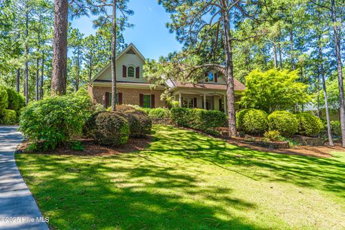 31 Pinewild Dr, Pinehurst, NC, 28374-9735 | Card Image