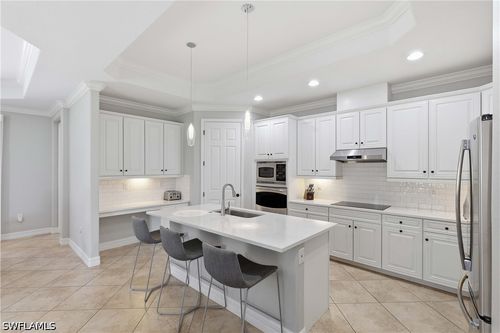 9222 Veneto Ln, NAPLES, FL, 34113-7720 | Card Image