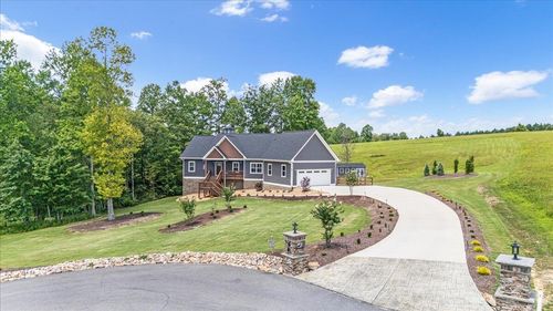 300 Dragging Canoe Dr, Jasper, TN, 37347-0627 | Card Image