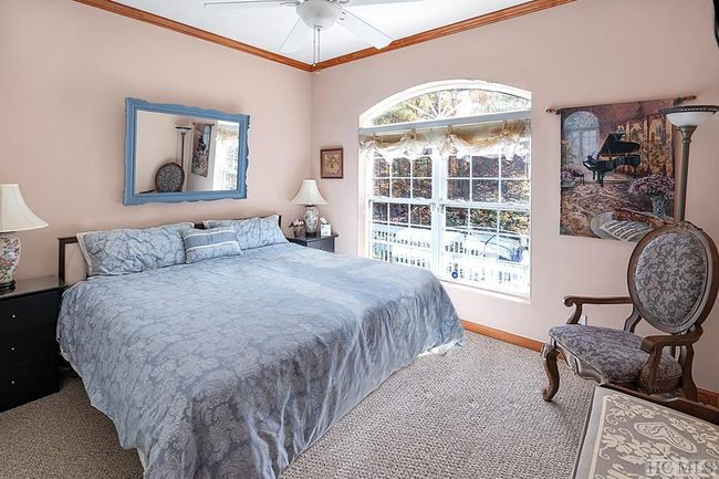 First guest bedroom | Image 24