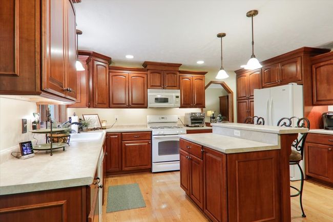 21 Bent Tree Ln, House other with 3 bedrooms, 3 bathrooms and null parking in Towanda IL | Image 13