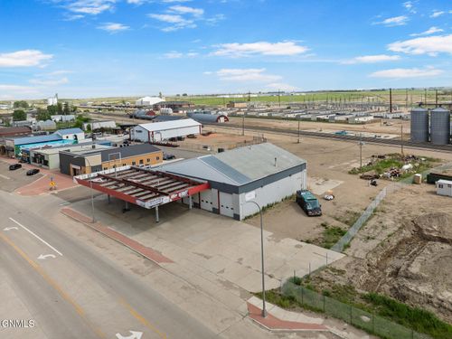 241 Main St, New Town, ND, 58763-4006 | Card Image