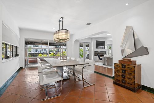 325 Coconut Isle Dr, Fort Lauderdale, FL, 33301-2423 | Card Image