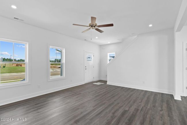 187 Bourbon Cir, House other with 3 bedrooms, 3 bathrooms and 1 parking in Raeford NC | Image 7