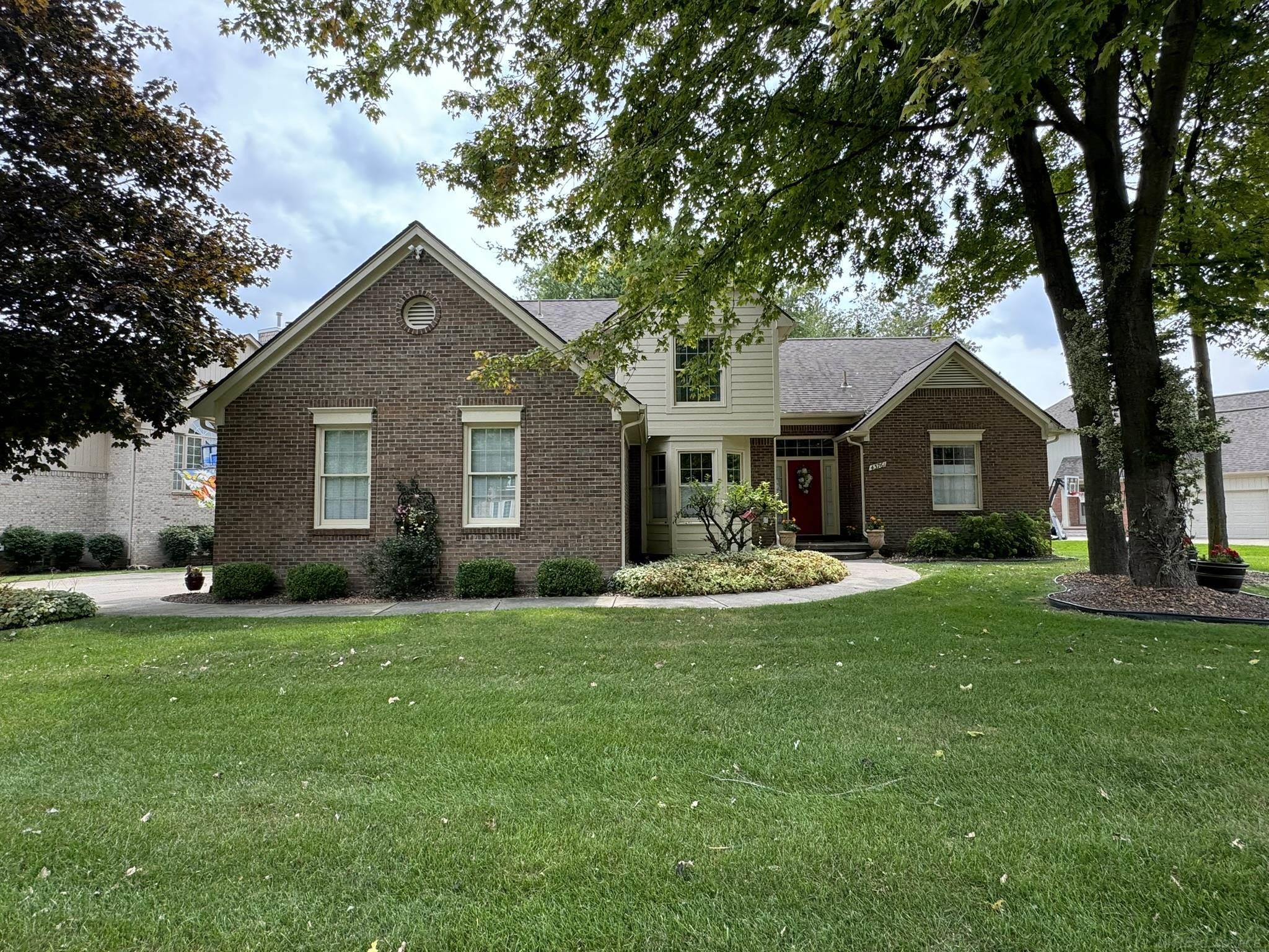 Via Antonio Dr, Sterling Heights, MI 48314