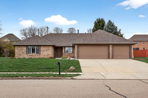 715 Fern Ct, Tipp City, OH, 45371-1265 | Card Image