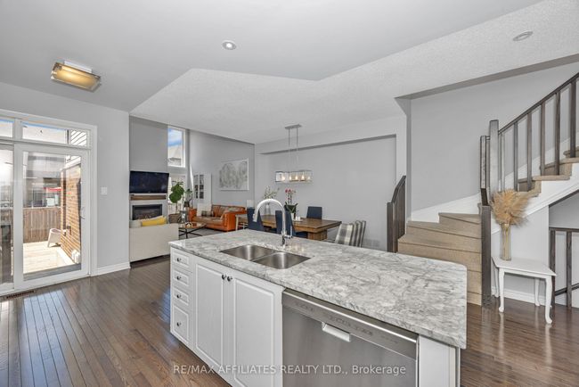 153 Mattingly Way, House attached with 3 bedrooms, 3 bathrooms and 2 parking in Manotick ON | Image 6