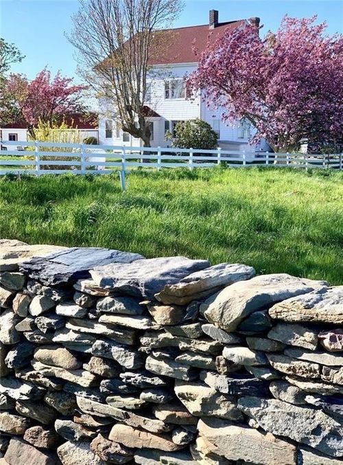 362 Bramans Ln, Portsmouth, RI, 02871-3311 | Card Image