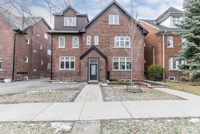 117 Chaplin Cres, Home with 6 bedrooms, 8 bathrooms and 5 parking in Toronto ON | Image 1