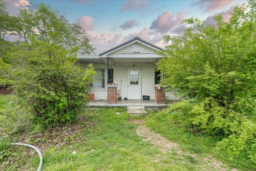 10538 Nashville Hwy, Baxter, TN, 38544-4005 | Card Image