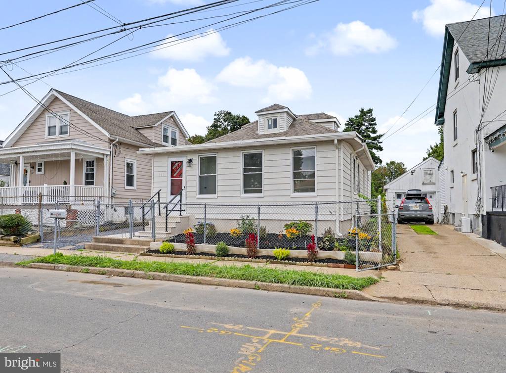 Residential Lease in EWING 4