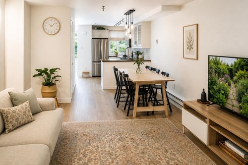 112-1363 Clyde Ave, West Vancouver, BC, V7T2W9 | Card Image