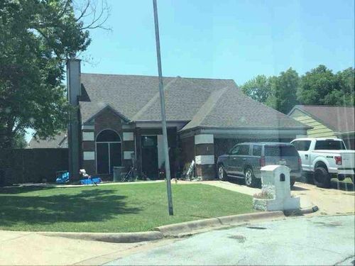 1012 Ashmount Ln, Arlington, TX, 76017-6335 | Card Image