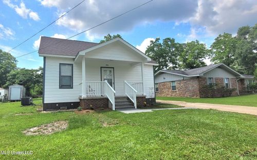614 Stulin St, Wiggins, MS, 39577-2246 | Card Image