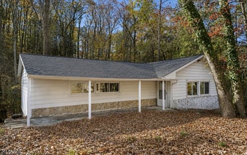 47 State Route 23, Montague, NJ, 07827-3304 | Card Image