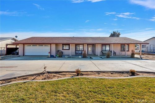 19055 Seaforth St, Hesperia, CA, 92345-7557 | Card Image