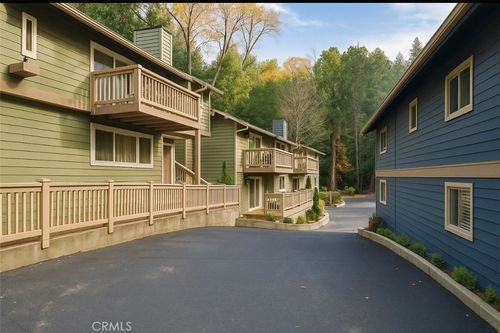 313 Canyon Crest Ln, Lake Arrowhead, CA, 92352 | Card Image