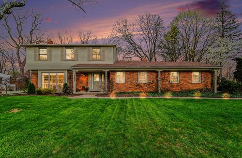 3028 Caswell Dr, Troy, MI, 48084-1205 | Card Image