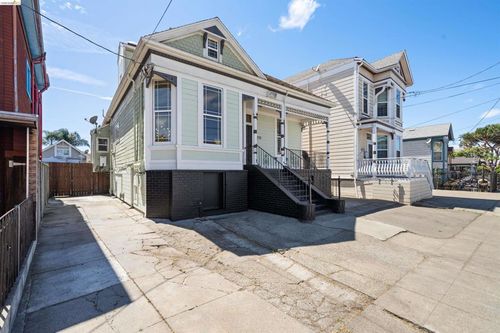 2735 E 11th St, Oakland, CA, 94601 | Card Image