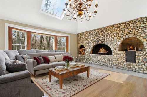 107 Park Ln, West Harrison, NY, 10604-1109 | Card Image