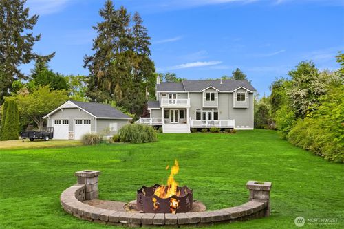 15390 Broom St Ne, Bainbridge Island, WA, 98110-1089 | Card Image