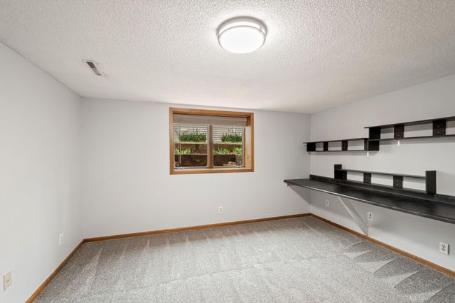 4th bedroom or nice office space. | Image 18
