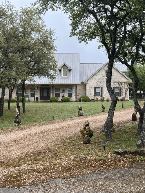 201 Circle Oaks Dr, Burnet, TX, 78611-3583 | Card Image