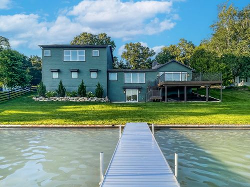 12475 Oakwood Shores St, Wayland, MI, 49348-9056 | Card Image