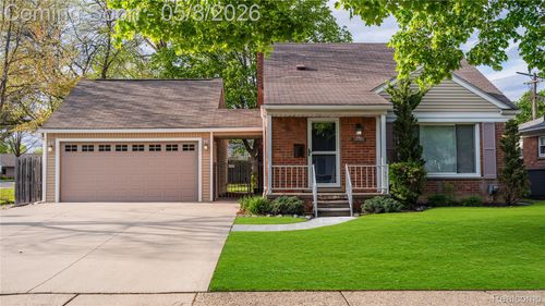 13352 Borgman Ave, Huntington Woods, MI, 48070-1006 | Card Image