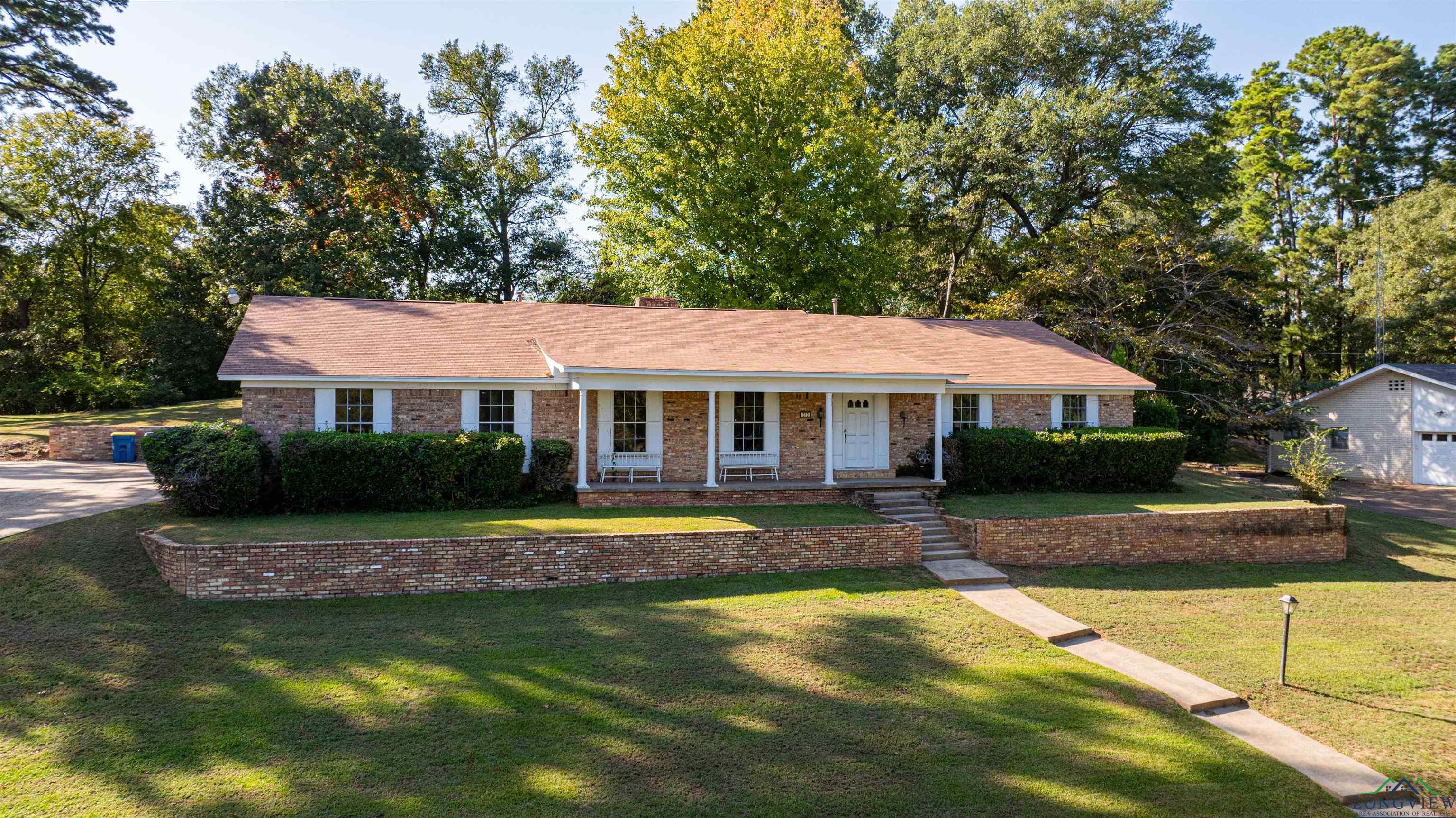 Horseshoe Dr, Kilgore, TX 75662
