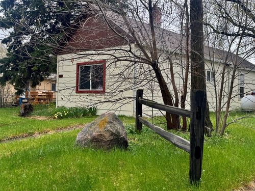 208 2nd Ave S, Belt, MT, 59412-8312 | Card Image