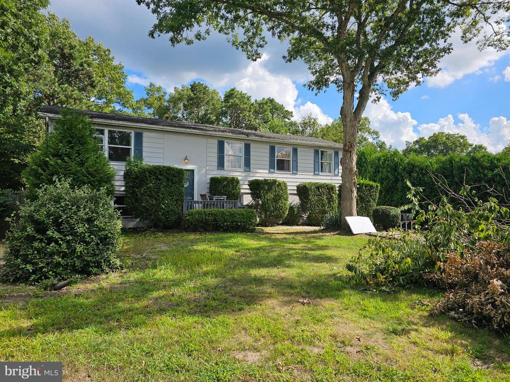 Lighthouse Dr, Manahawkin, NJ 08050