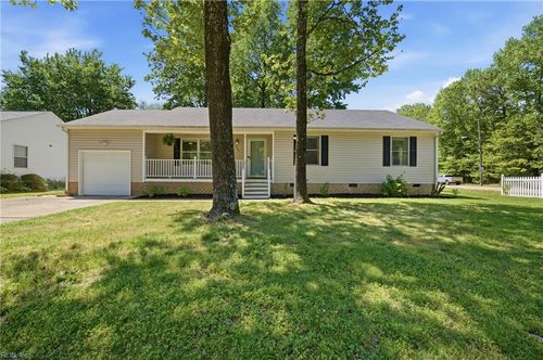 987 Bells Mill Rd, Chesapeake, VA, 23322-7044 | Card Image