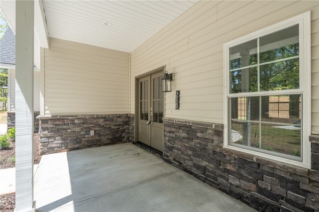 218 W Halfway Branch Rd, House other with 3 bedrooms, 2 bathrooms and null parking in Walhalla SC | Image 6